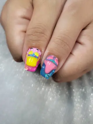 ネイル . MAKI NAILのネイルデザイン