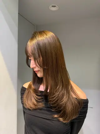 カラー hinaru .のヘアスタイル