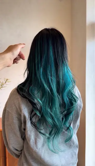 ロング カラー 丸山 格のヘアスタイル