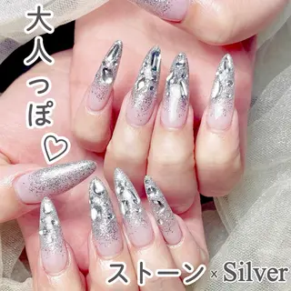 ネイル Queenie 🦋のネイルデザイン