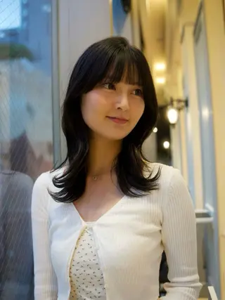 ミディアム カラー 梅本 佳容子のヘアスタイル