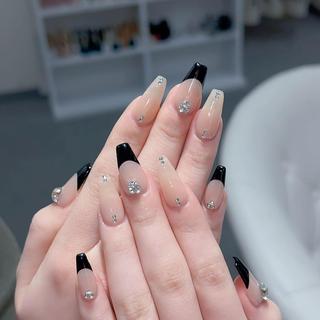 ネイル Queens テイのネイルデザイン