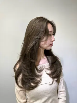 ロング カラー ミディアムレイヤー 添田晃基のヘアスタイル