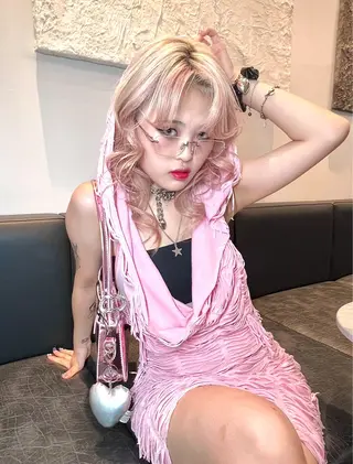 セミロング ナナ♡レイヤーカット ♡似合わせカラーのヘアスタイル