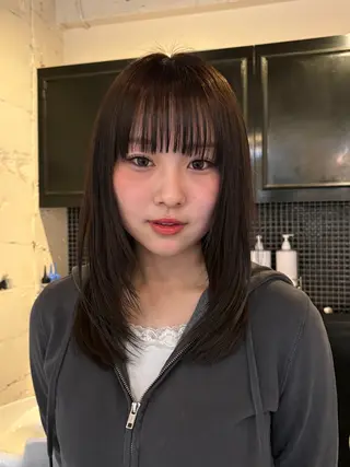 セミロング レディースカット🎀 NANAHAのヘアスタイル