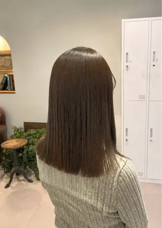 ミディアム レイヤーカット｜ 艶カラー｜AYAKOのヘアスタイル
