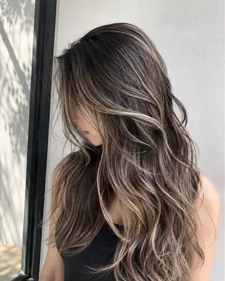 ロング カラー ハイトーンカラー が絶対可愛い✨泰聖✨のヘアスタイル