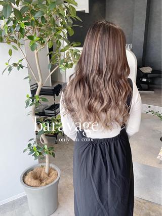 ロング 岸川 恭子のヘアスタイル