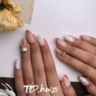 セミロング めぐみのネイルサロン スタッフ練習のネイルデザイン