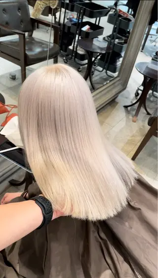 ミディアム カラー パーマ ヘアアレンジ ブリーチカラー🤍 颯馬🐈‍⬛のヘアスタイル