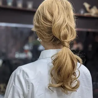 ロング ヘアアレンジ HIKARI@ Ruheplatzのヘアスタイル