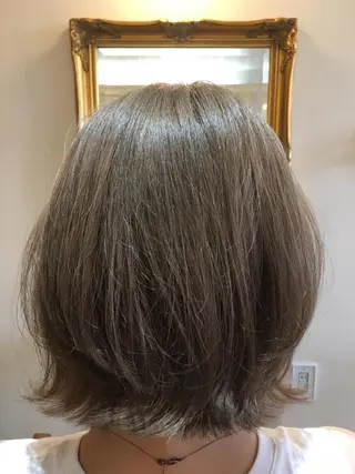 ミディアム カラー plaatje 義見のヘアスタイル