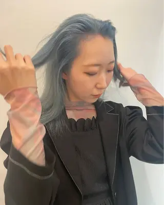 セミロング カラー 🫧ハイトーン✨格安 より質💐マンツーマのヘアスタイル