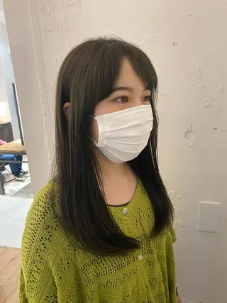 ロング 関 桃萌果のヘアスタイル