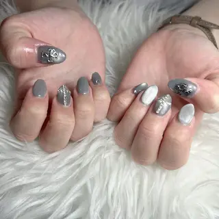 ネイル LAVISH momoneのネイルデザイン