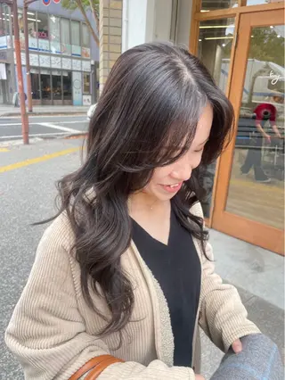 ロング カラー 東 史夏のヘアスタイル