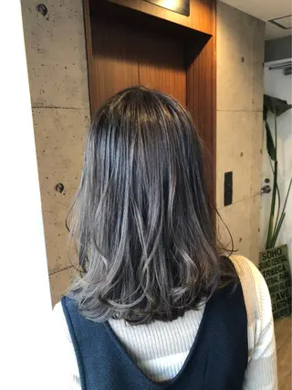 セミロング カラー マルヤマ リナの眉毛・アイブロウイメージ