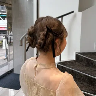 ミディアム ヘアアレンジ BiBi 藪 菜月のヘアスタイル