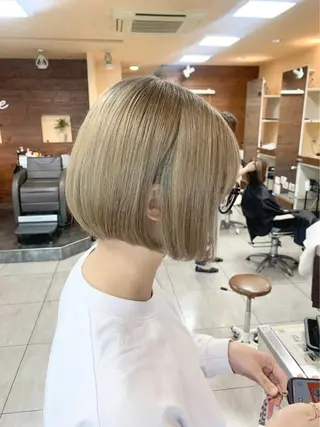 ショート レイヤー/艶髪カラー 森本くるみのヘアスタイル