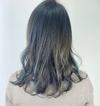 ミディアム カラー 草野 奈扇のヘアスタイル