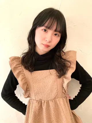 ミディアム シマダ アユミのヘアスタイル