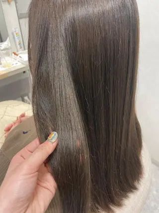 カラー Manami🖤 レイヤー×ハイトーンのヘアスタイル