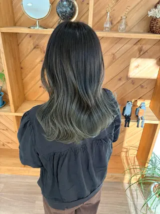 セミロング 明石 歩樹のヘアスタイル