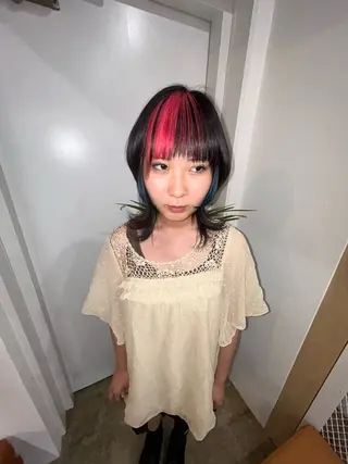 ミディアム カラー 湯浅 美玖のヘアスタイル