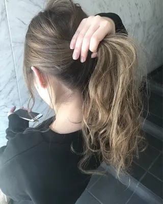 セミロング カラー 髪質改善 中川 翔のヘアスタイル