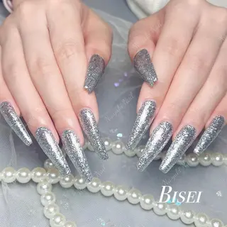 ネイル 🦋 Queenieのネイルデザイン