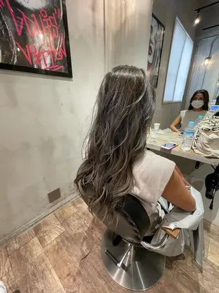 ロング andKおもろまち店 艶ダブルカラー✨のヘアスタイル