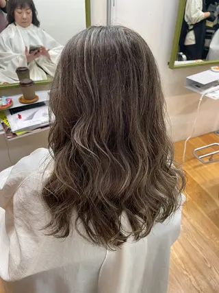 セミロング カラー 岩下 侑里のヘアスタイル