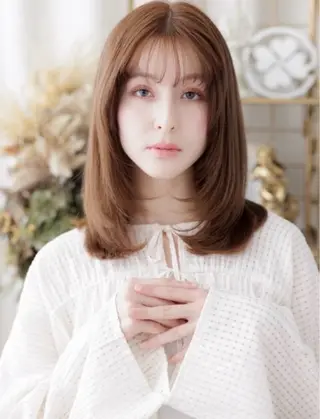 セミロング 松山 彩香のヘアスタイル