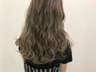 セミロング カラー メンズ レイヤー ウルフ 弓木啓輔のヘアスタイル