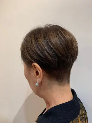 ショート 石井 里沙のヘアスタイル