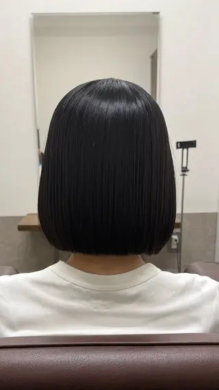 ショート 新宿3丁目大人サロン 🪽イケイリョウコのヘアスタイル
