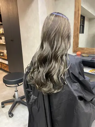 セミロング カラー 佐野木 とわのヘアスタイル