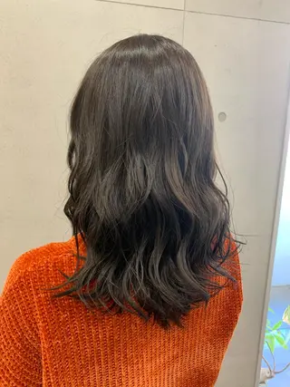 ミディアム おせ ちさとのヘアスタイル