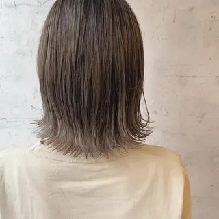 ミディアム カラー 池田 真由美のヘアスタイル