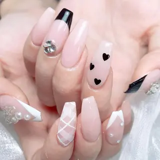 ネイル Elegant beautyトウのネイルデザイン