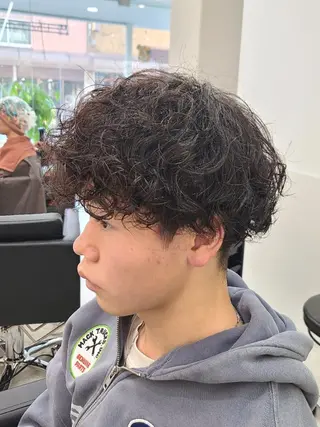 ショート パーマ メンズ 桐島 令奈のヘアスタイル