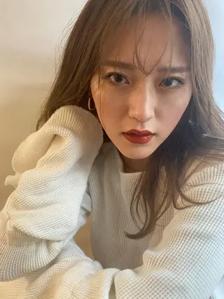 ロング 鷺谷 玲奈のヘアスタイル