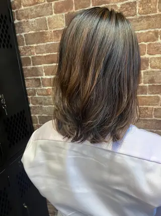 ミディアム カラー パーマ ヘアアレンジ メンズ キッズ ネイル マツエク・マツパ アイブロウ 久木原 ゆりのヘアスタイル
