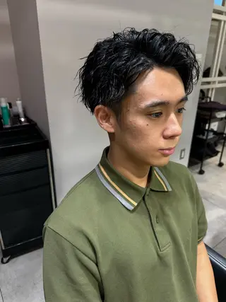 ミディアム パーマ メンズ 似合う髪型見つけます AYAKAのヘアスタイル