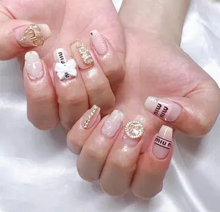 ネイル ちゅるんネイル🪄 耳ツボジュエリー🔗のネイルデザイン