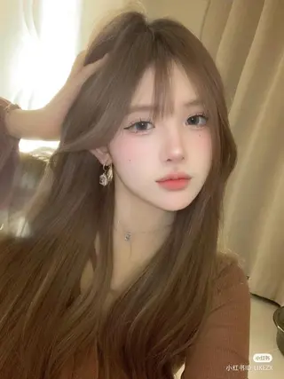 ロング カラー ハイトーンカラー 🦄レイヤーカットのヘアスタイル