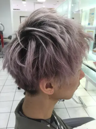 ショート カラー 渡邉 ケイジのヘアスタイル