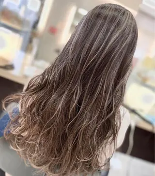 セミロング 田谷 夏生のヘアスタイル