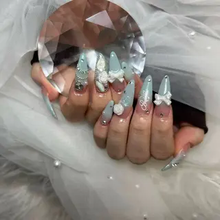 ネイル 🌈 Laule'aのネイルデザイン
