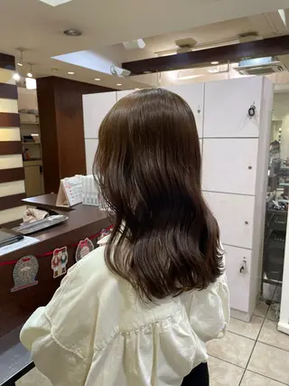 カラー 桑田 新菜のヘアスタイル